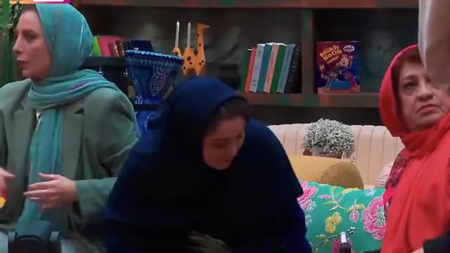   رضا نیکخواه با دامن اسکاتلندی در برنامه شبکه خانگی!