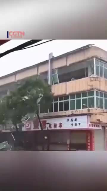   طوفان در چین یک میلیون نفر را آواره کرد!