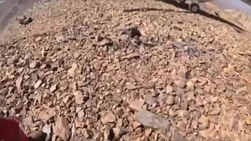   لحظات نجات و انتقال هوایی کوهنورد سقوط کرده در قله دماوند