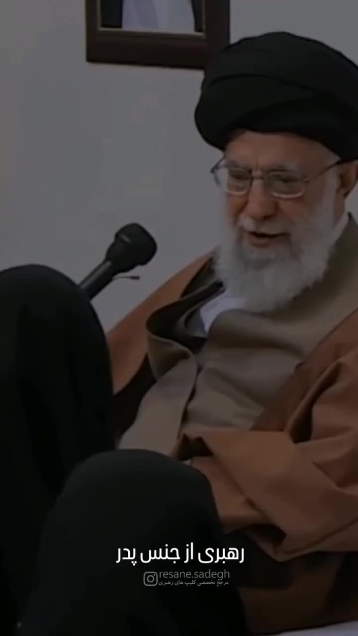   ترکی حرف زدن پدرانه رهبر معظم انقلاب با یک دختر کوچک؛ دادن میکروفون به دختربچه برای شعرخوانی