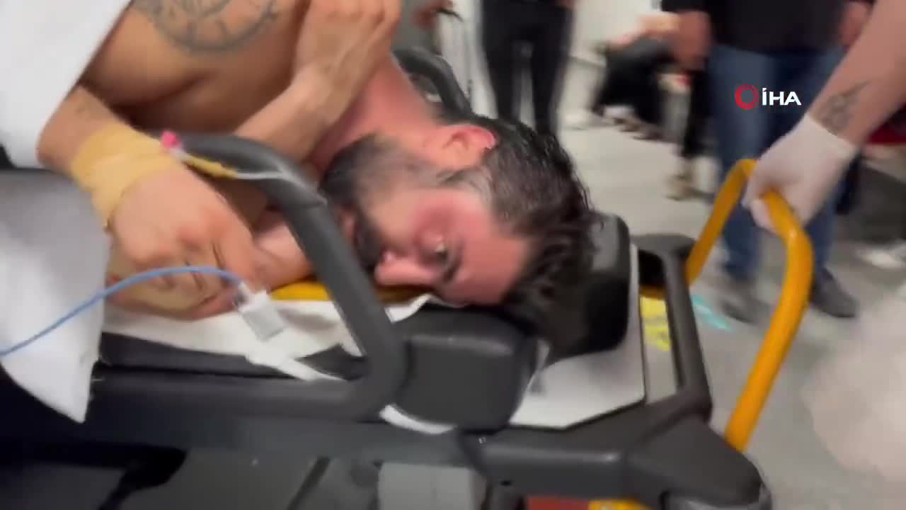   لحظه شوکه‌کننده هفت‌تیرکشی و تیراندازی دختر جوان به یک پسر وسط کافه مقابل چشم مردم!