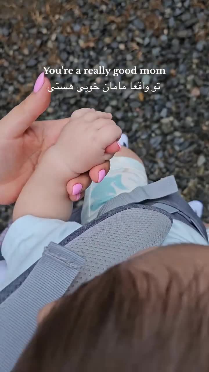   پیاده‌رویی همسر بهرام رادان به همراه پسر مو حنایی‌اش در ویلای جنگلی رامسر