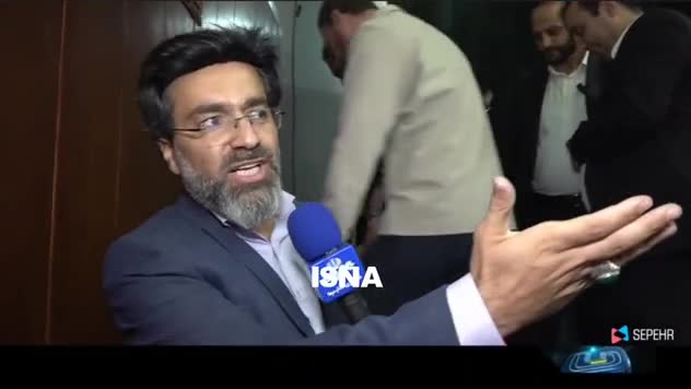   تصاویری از آتش‌سوزی پرده در محل سخنرانی رئیس جمهور