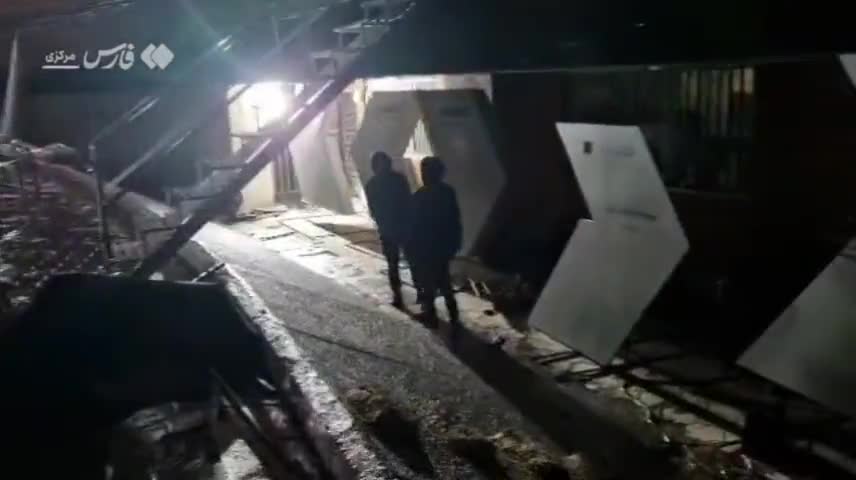   آماده‌سازی سکوی قهرمانی سوپرجام زیر باران