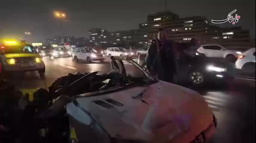   تصاویر دلخراش از سوختن راننده زن در آتش بعد از تصادف ناشی از لایی کشیدن‌های زیاد!