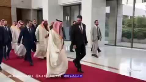  استقبال جولانی از وزیر خارجه عربستان در کاخ الشعب سوریه