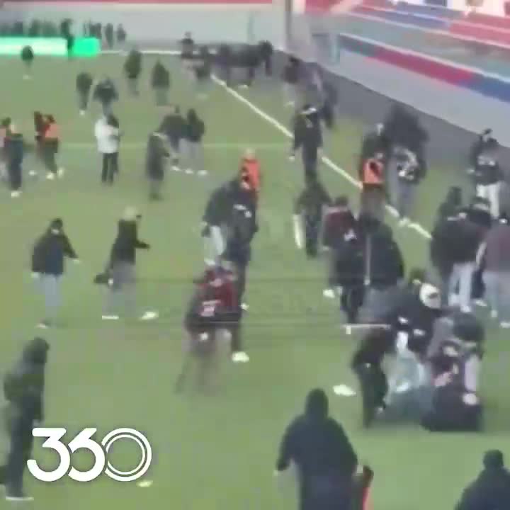   دعوای باورنکردنی با چوب و کمربند در یک مسابقه سری دی ایتالیا