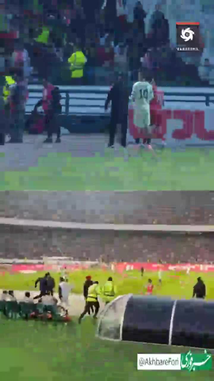   لحظه ورود جیمی جامپ بازی پرسپولیس و تراکتور‎