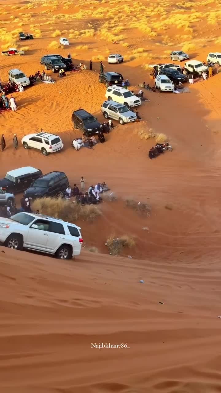  تصادف عجیب دو خودروی شاسی‌بلند لوکس!