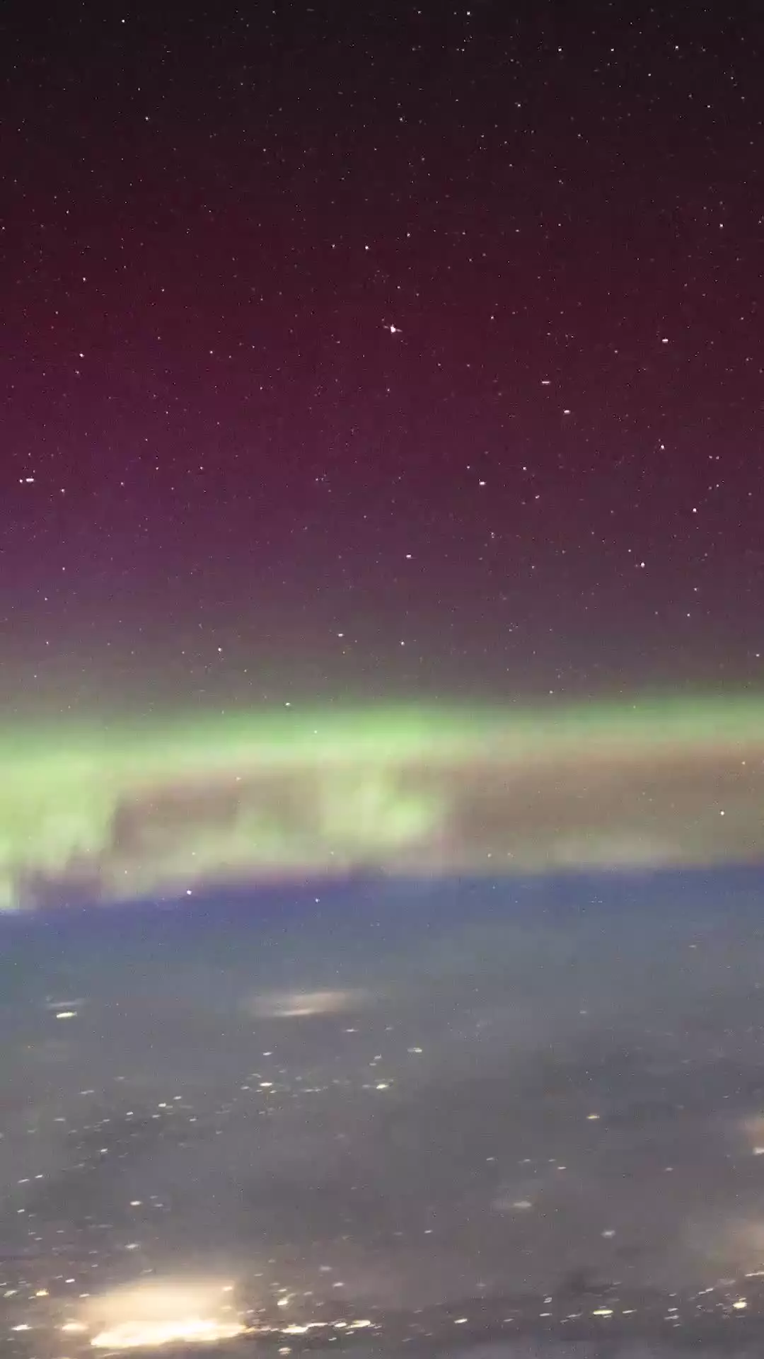   صف ماهواره‌های استارلینک در مدار زمین