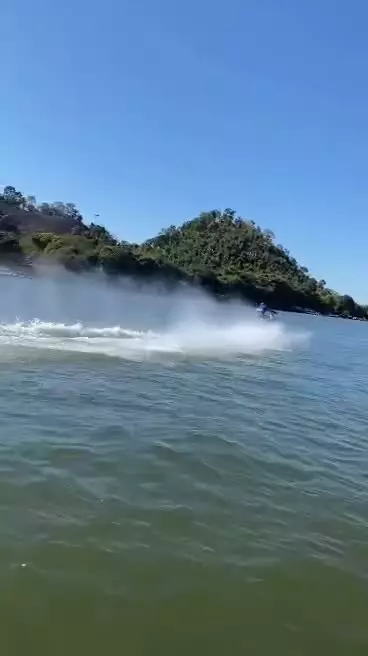   حرکت عجیب موتور روی آب