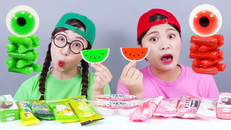 چالش غذایی موکاچو|چالش غذا خوری|چالش خوردن|چالش خنده دار دونا|چالش سرگرمی بانوان