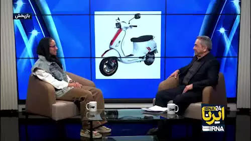   واکنش بامزه نیلوفر اردلان به دیدن یک موتور؛ وسیله نقلیه سرمربی فوتبال زنان چیست؟