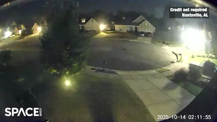 انفجار در آسمان آمریکا / شب مثل روز روشن شد!