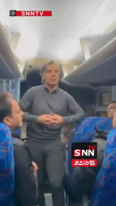   واکنش جالب وحید شمسایی به دریافت جایزه بهترین بازیکن سال فوتسال آسیا توسط سالار آقاپور