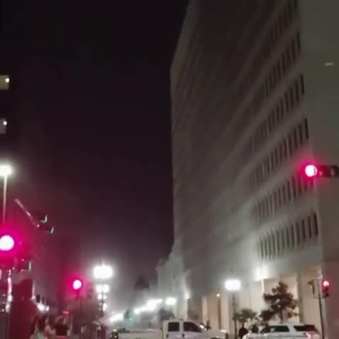   تمرینات هلی‌برن وسط شهر توسط نیروهای ویژه ارتش آمریکا با استفاده از بالگرد