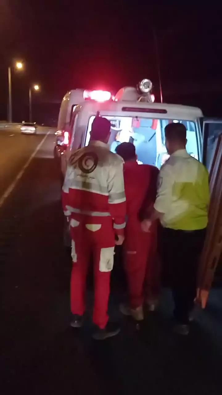   برخورد پراید و تیبا در آزادراه قزوین - رشت