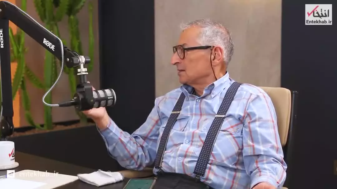   صادق زیباکلام در مناظره با هاشمی گلپایگانی: یک دلیل بیاورید که مرگ بر آمریکا به نفع ایران بوده؛ من ده‌ها دلیل دارم که به ضررمان تمام شده است