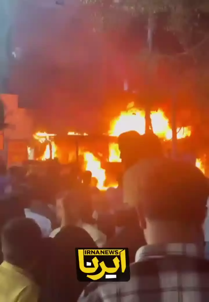   آتش‌سوزی اتوبوس درون شهری در تربت جام به دلیل نقص فنی