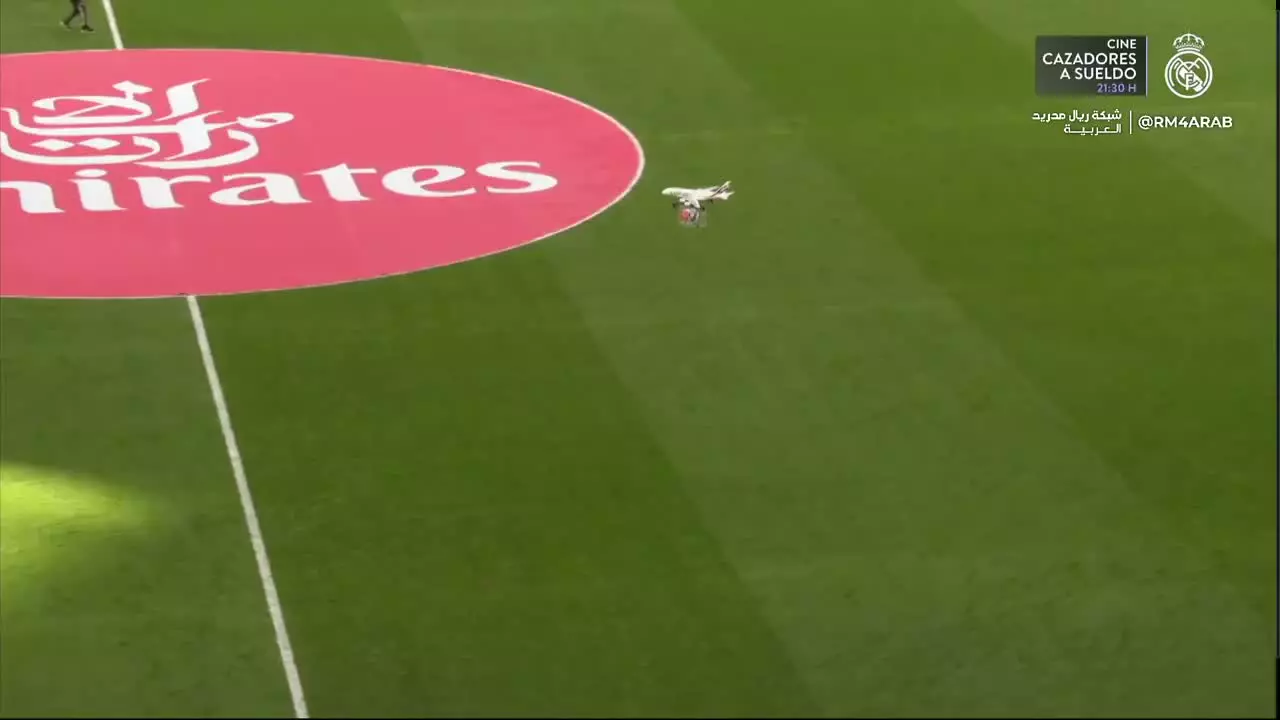   انتقال ویژه و خاص توپ ال‌کلاسیکو به استادیوم سانتیاگو برنابئو