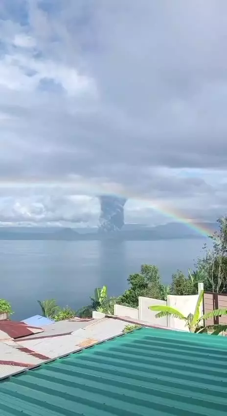   فوران عظیم آتشفشان تال در فیلیپین