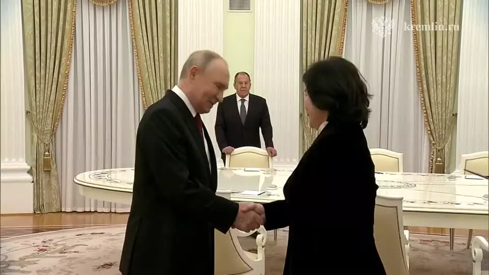   استقبال گرم پوتین از وزیر امور خارجه کره شمالی در کرملین