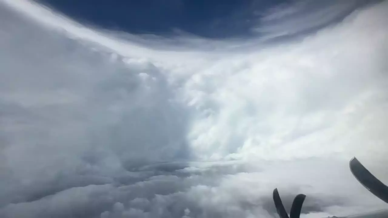   تصاویر نفس‌گیر از درون طوفان ملیسا