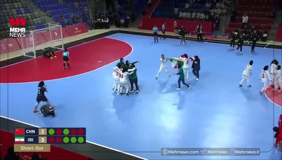   لحظه قهرمانی تیم ملی فوتسال بانوان جوانان ایران در بازی‌های آسیایی بحرین و سجده شکر بازیکنان