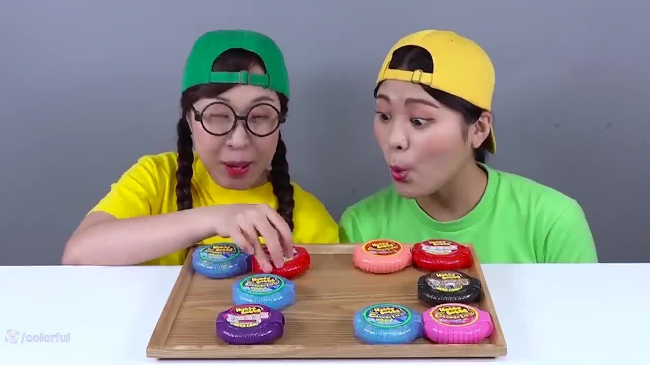 چالش کیک توپی: آیا می‌توانید همه را بخورید؟