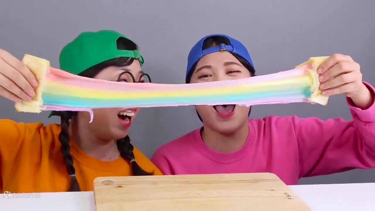 چالش غذای قوس قزح: توست الجبن با دونا و دوستان!