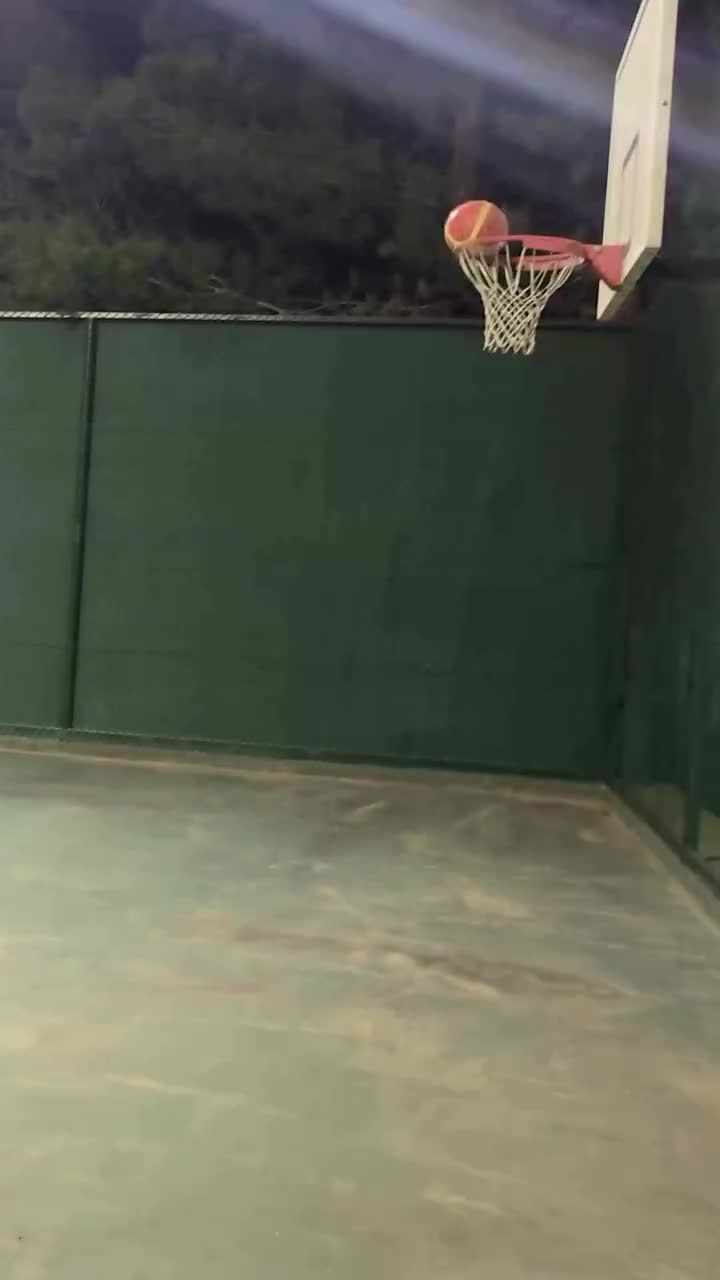   هنرنمایی جولانی در زمین بسکتبال!