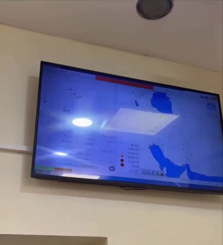   لحظه وقوع زلزله در مرکز کنترل عملیات هلال‌احمر اصفهان