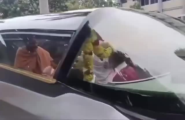   اولین خودروی بدون راننده هند در بنگلور رونمایی شد