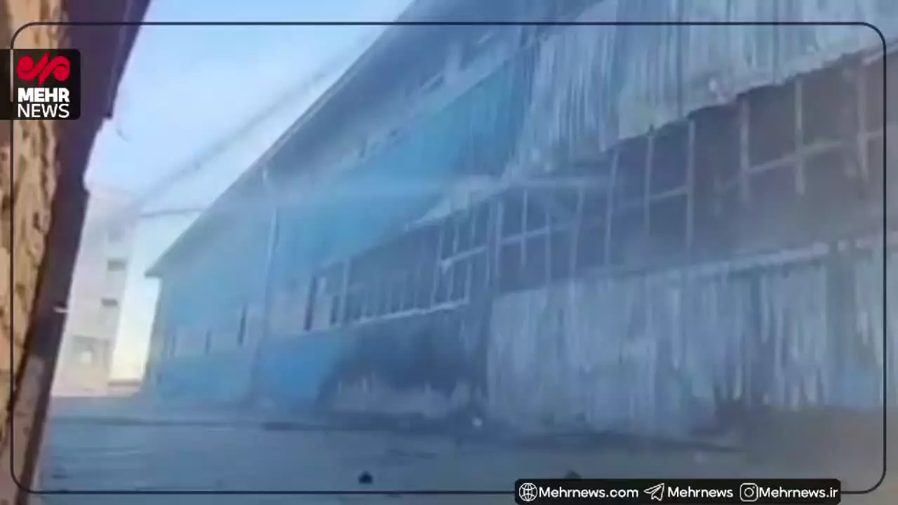   نخستین تصاویر از لحظات اولیه حریق انبار پنبه در شهرک صنعتی مشهد