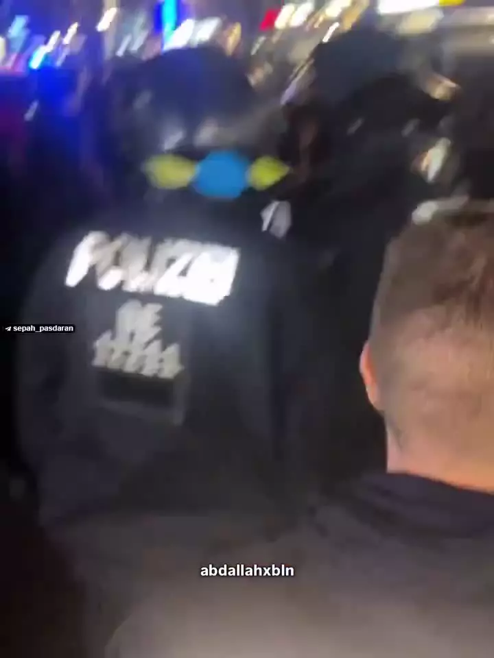   تصویری از مشت بی‌رحمانه سرباز آلمانی به صورت زن آلمانی