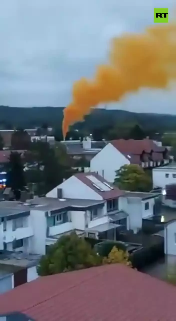   حادثه‌ در کارخانه‌ای در آلمان؛ انتشار ابر نارنجی و اعلام وضعیت اضطراری