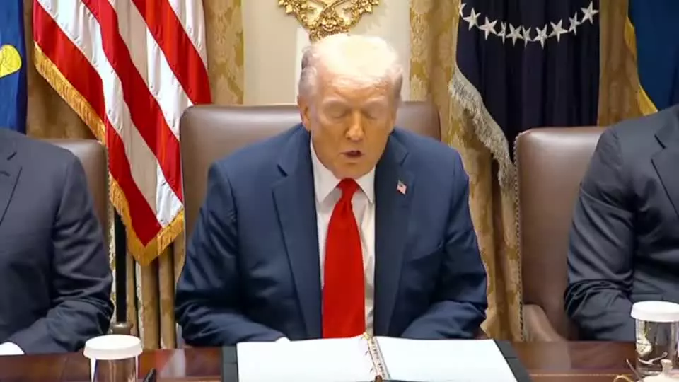   ترامپ در جلسه کابینه: ایران می‌خواهد همین حالا روی صلح کار کند