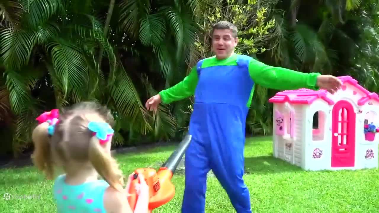 ناستیا و بابا: ساختن خانه بازی جدید در روز بارانی!