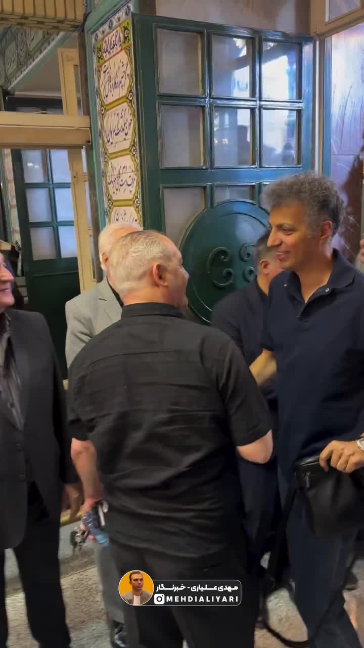   حضور عادل فردوسی‌پور در مجلس ختم اکبر کارگر جم