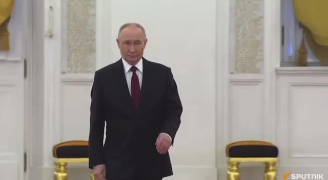   استقبال باشکوه پوتین از رئیس‌جمهور قزاقستان در مسکو