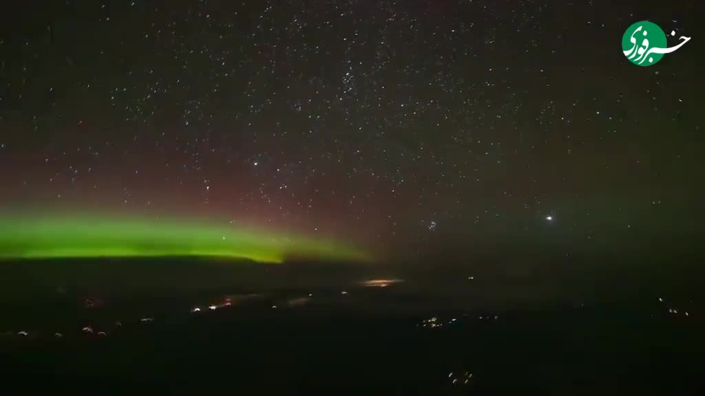  منظره حیرت انگیز شفق های قطبی از کابین خلبان