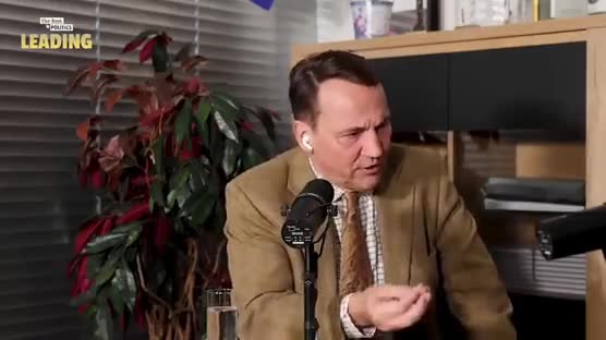   وزیر خارجۀ لهستان: ترجیح می‌دهیم علف بخوریم تا اینکه دوباره مستعمرۀ روسیه شویم