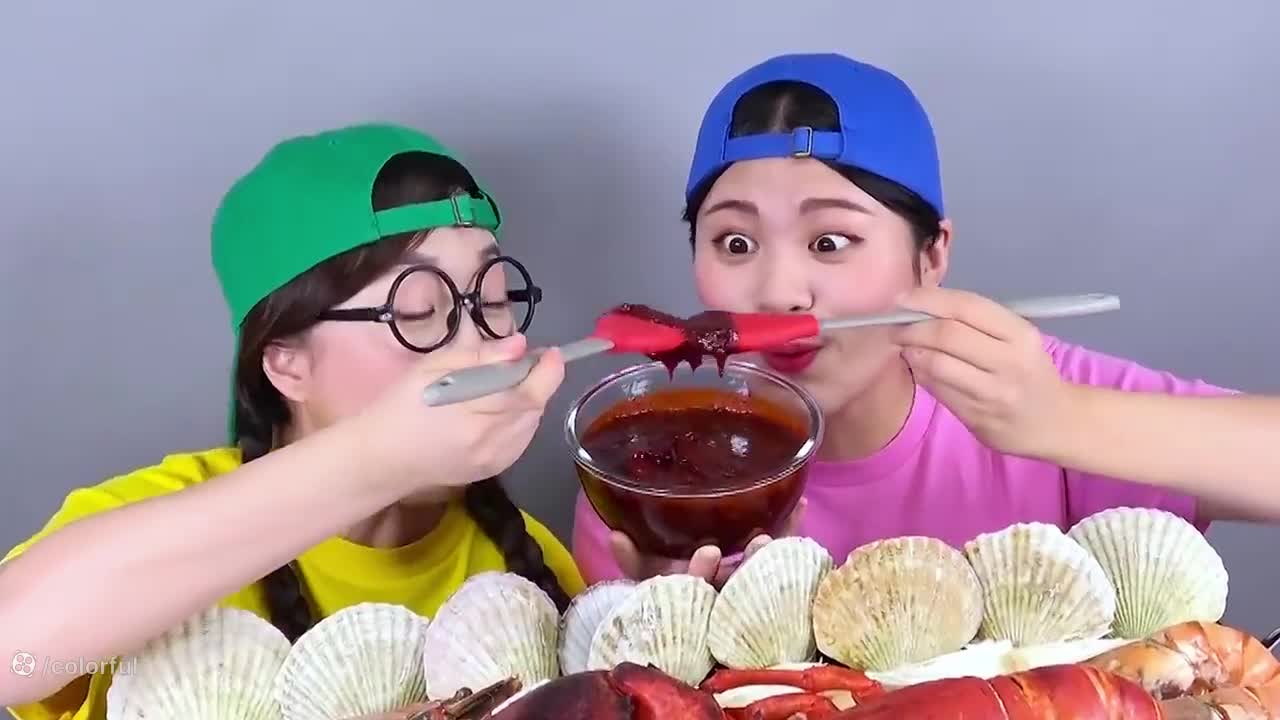 چالش غذایی اچاختصاصی ، چالش موکبانگ ، چالش خوراکی ، چالش پختن غذا دوستانه