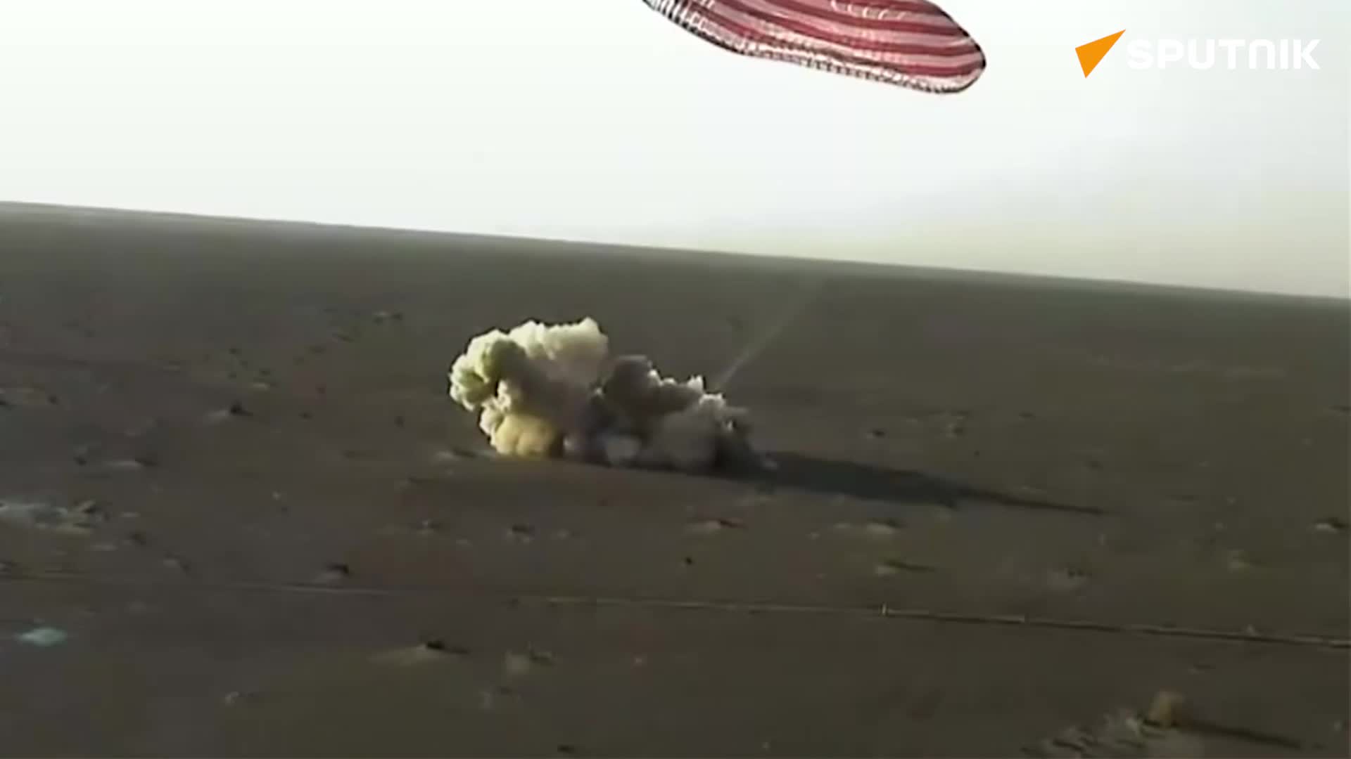   خدمه فضاپیمای شنژو-20 چین با موفقیت به زمین بازگشتند