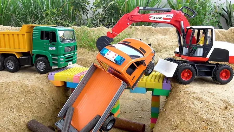 ماشین بازی کودکانه//اسباب بازی ماشین ها//اسباب بازی ماشین پلیس//کارتون ماشین