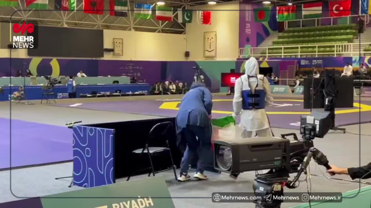    سلام نظامی مهروز ساعی و ساینا کریمی پس از کسب مدال طلای تکواندو