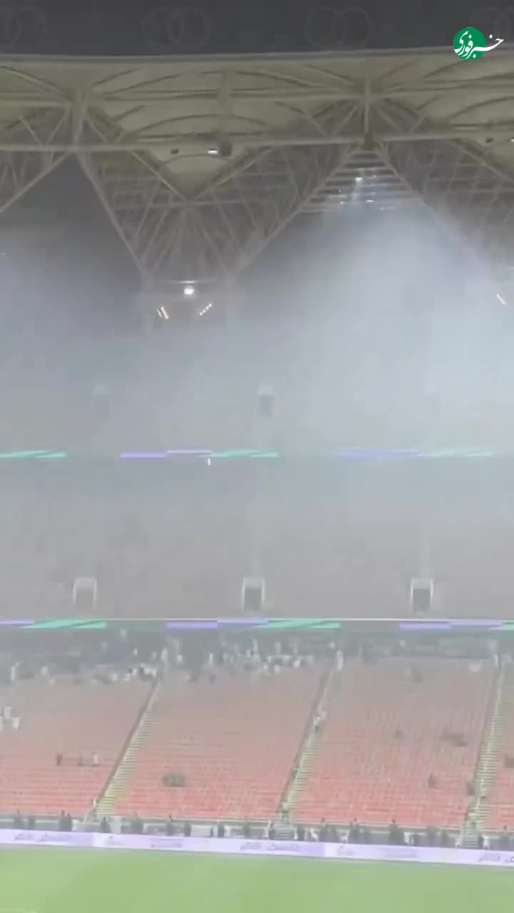   باران سیل‌آسا در بندر جده عربستان در جریان مسابقه فوتبال