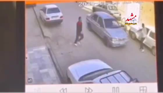   بی احتیاطی عجیب راننده زن و زیر گرفتن یک دانش آموز در مشهد/ حاوی صحنه های دلخراش