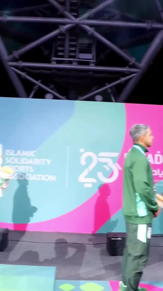   اشک یک ملت در رقابت‌های کشورهای اسلامی در آمد؛ گریه سوزناک قهرمان افغانستانی