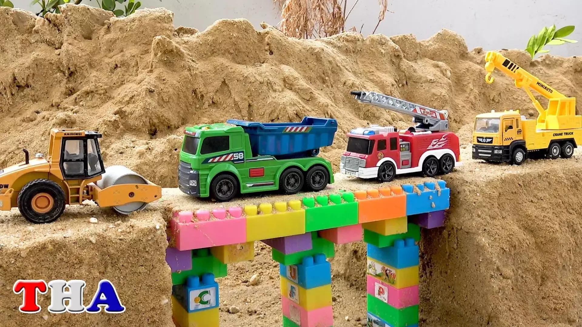 ماشین بازی کودکانه//اسباب بازی ماشین ها//اسباب بازی ماشین پلیس//کارتون ماشین